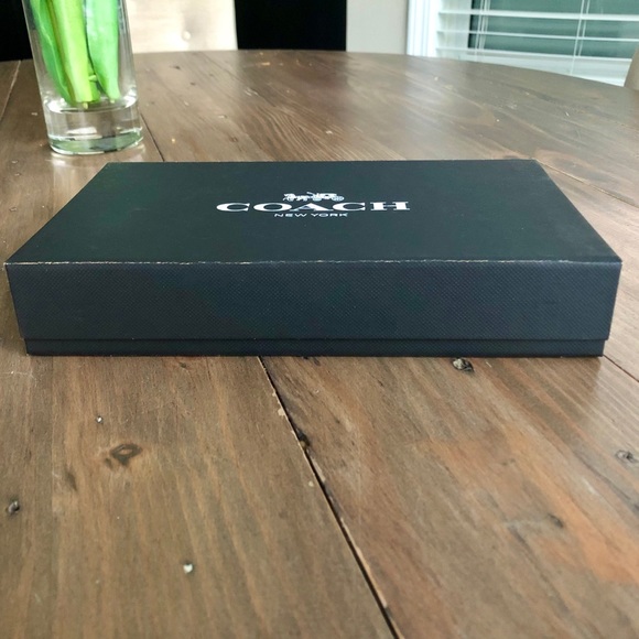 Coach Gift Box with Ribbon, black - Picture 4 of 14